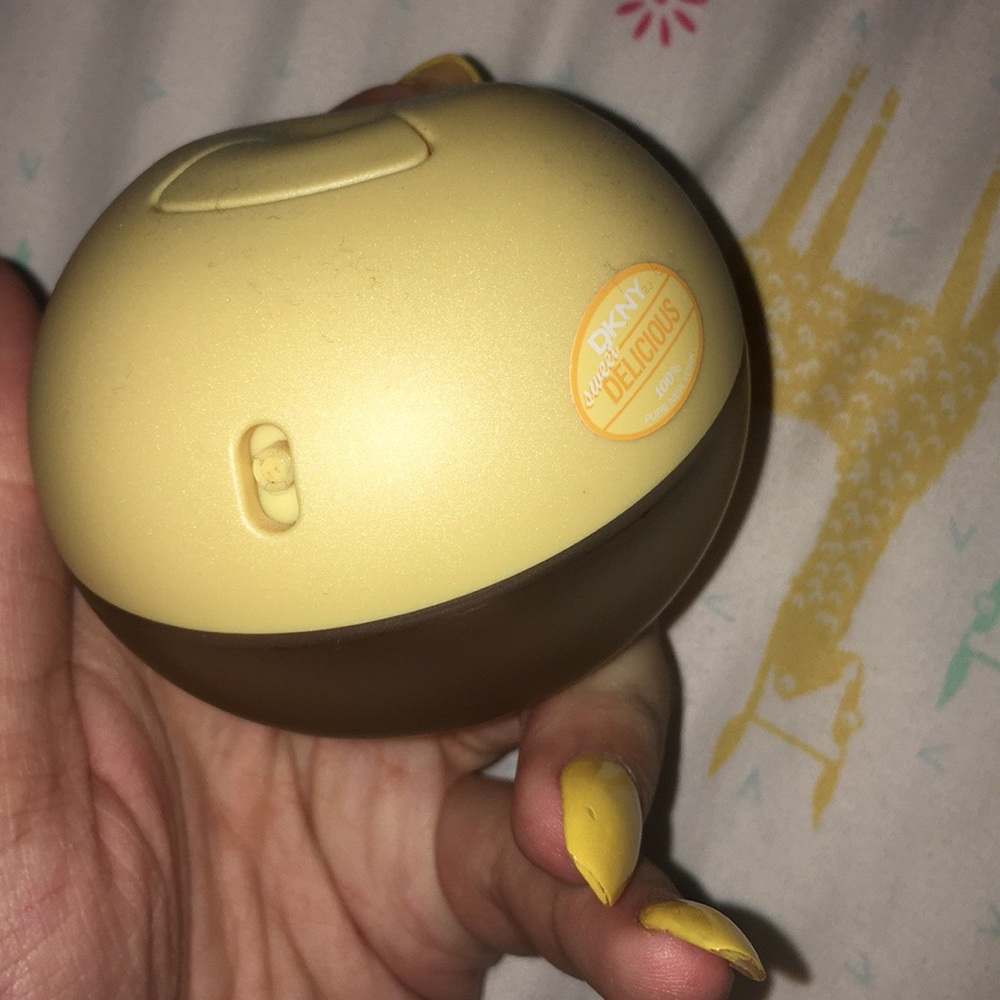 Dkny body spray